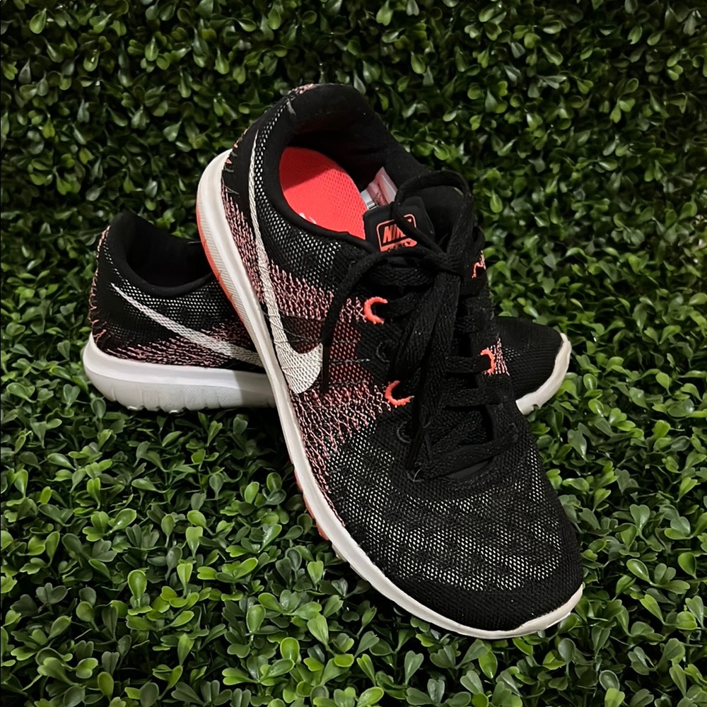 Nike Womens Flex Fury 705299-001 Black Coral Running Shoes Sneakers Size 5.5